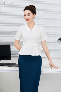 ÁO SƠ MI DÁNG PEPLUM CỔ V ĐÍNH KHUY TRAI LỤA ĐŨI TRẮNG